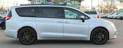 2024 Chrysler Pacifica Touring L Sunroof S package - Photo 4 - St Albert, AB T8N 3Z7