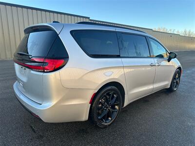 2024 Chrysler Pacifica Touring L Sunroof S package   - Photo 9 - St Albert, AB T8N 3Z7