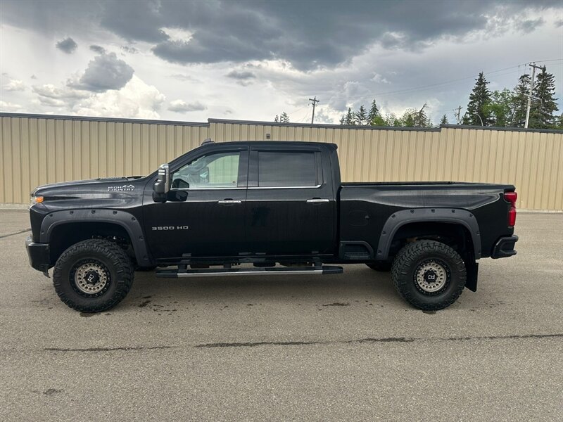 2023 Chevrolet Silverado 3500 High Country Diesel Z-71 4x4 - Photo 2 - St Albert, AB T8N 3Z7