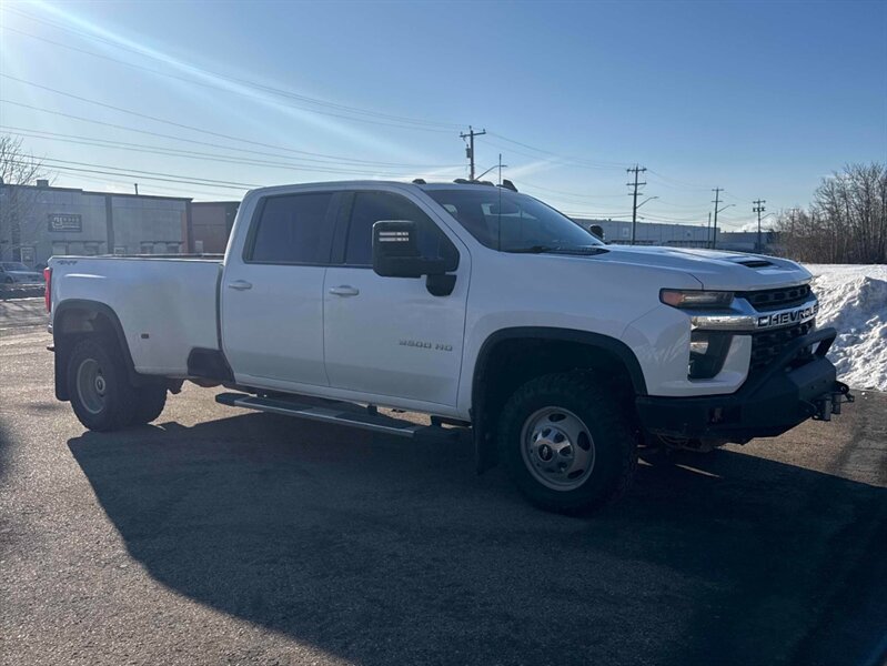 2022 Chevrolet Silverado 3500 HD LT Diesel Dually 4x4 Truck - Photo 2 - Edmonton, AB T5L 2J7