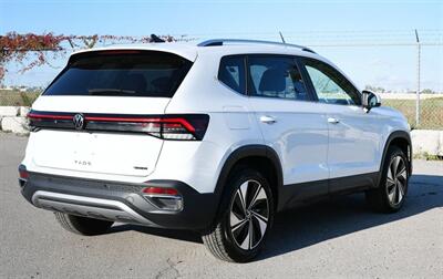 2025 Volkswagen Taos SE 4Motion  AWD - Photo 7 - St Albert, AB T8N 3Z7
