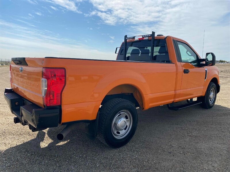 2020 Ford F-250 Super Duty XL Reg Cab 8' Box - Photo 5 - Edmonton, AB T5L 2J7
