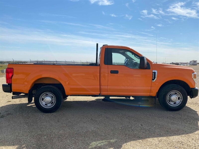 2020 Ford F-250 Super Duty XL Reg Cab 8' Box - Photo 4 - Edmonton, AB T5L 2J7