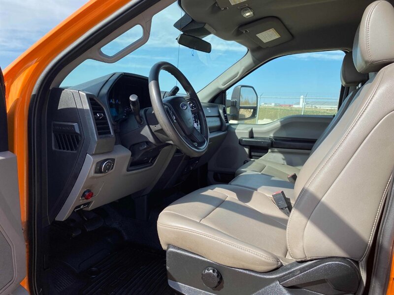2020 Ford F-250 Super Duty XL Reg Cab 8' Box - Photo 8 - Edmonton, AB T5L 2J7