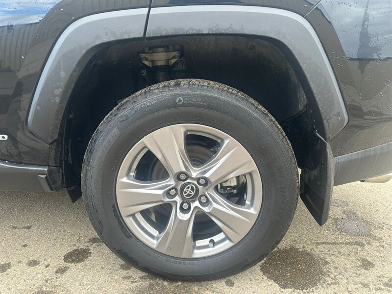 2023 Toyota RAV4 Hybrid LE AWD - Photo 16 - St Albert, AB T8N 3Z7
