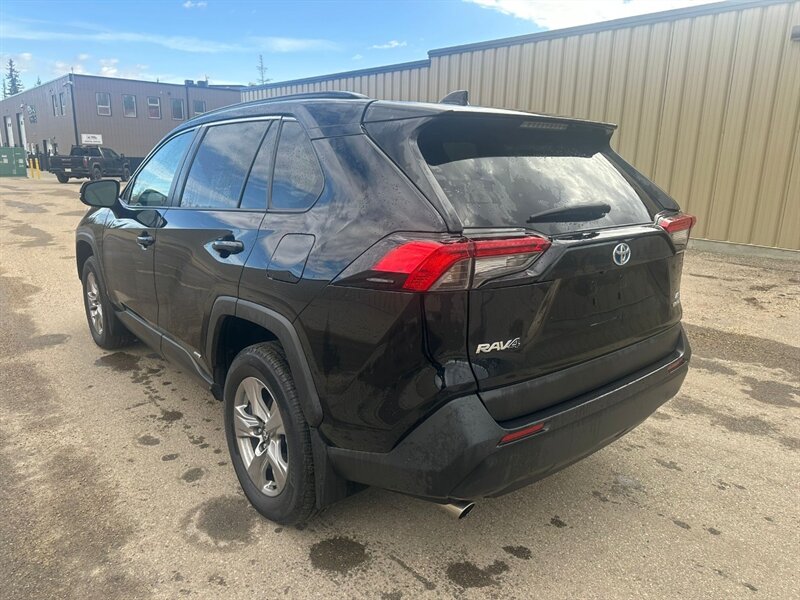 2023 Toyota RAV4 Hybrid LE AWD - Photo 8 - St Albert, AB T8N 3Z7