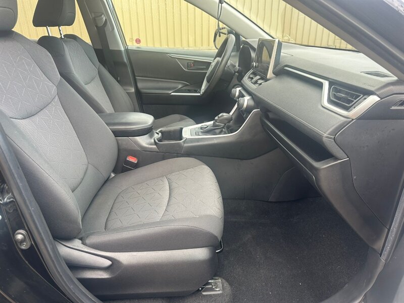 2023 Toyota RAV4 Hybrid LE AWD - Photo 14 - St Albert, AB T8N 3Z7