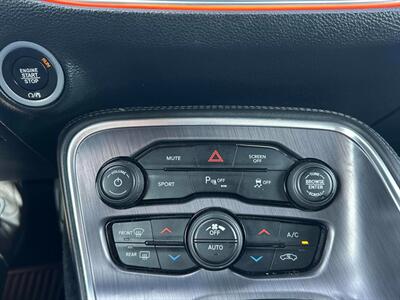 2017 Dodge Challenger SXT Plus - Photo 14 - Edmonton, AB T5L 2J7