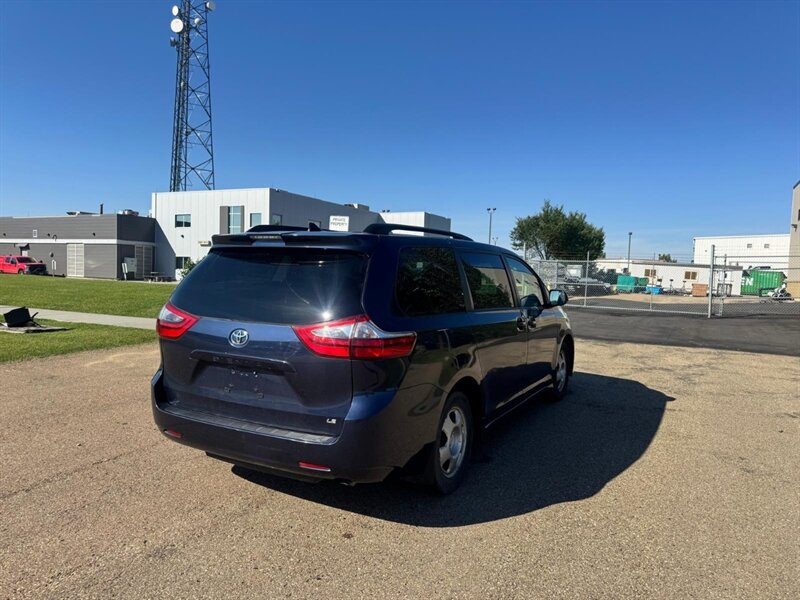 2020 Toyota Sienna LE 8-Passenger - Photo 4 - Acheson, AB T7X 5A3