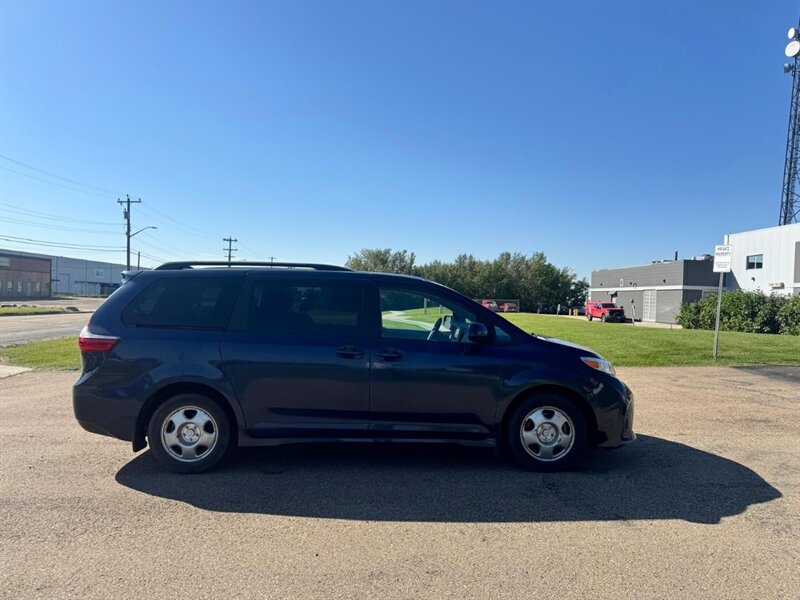 2020 Toyota Sienna LE 8-Passenger - Photo 6 - Acheson, AB T7X 5A3