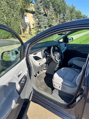 2020 Toyota Sienna LE 8-Passenger - Photo 10 - Acheson, AB T7X 5A3