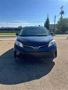 2020 Toyota Sienna LE 8-Passenger - Photo 3 - Acheson, AB T7X 5A3