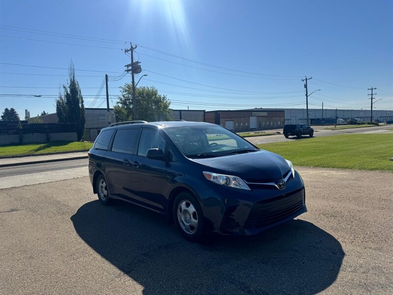 2020 Toyota Sienna LE 8-Passenger - Photo 2 - Acheson, AB T7X 5A3