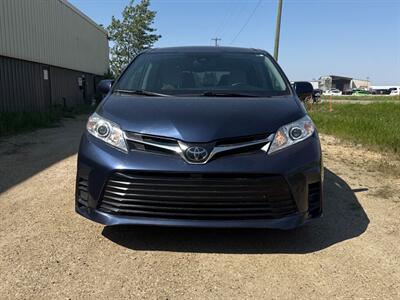 2020 Toyota Sienna LE 8-Passenger   - Photo 2 - Acheson, AB T7X 5A3