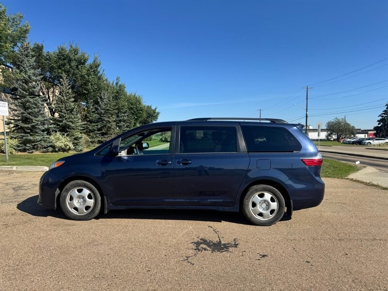 2020 Toyota Sienna LE 8-Passenger - Photo 8 - Acheson, AB T7X 5A3