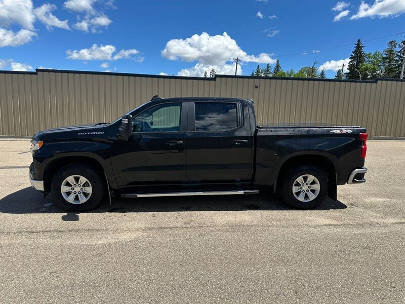 2023 Chevrolet Silverado 1500 LT V8 Crew - Photo 2 - St Albert, AB T8N 3Z7