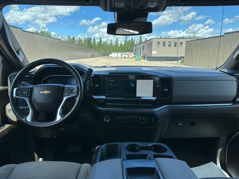 2023 Chevrolet Silverado 1500 LT V8 Crew - Photo 12 - St Albert, AB T8N 3Z7