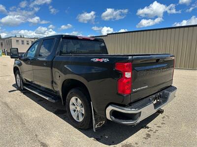 2023 Chevrolet Silverado 1500 LT V8 Crew - Photo 3 - St Albert, AB T8N 3Z7
