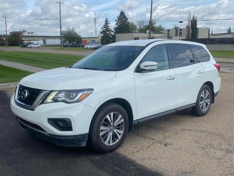 2019 Nissan Pathfinder S  