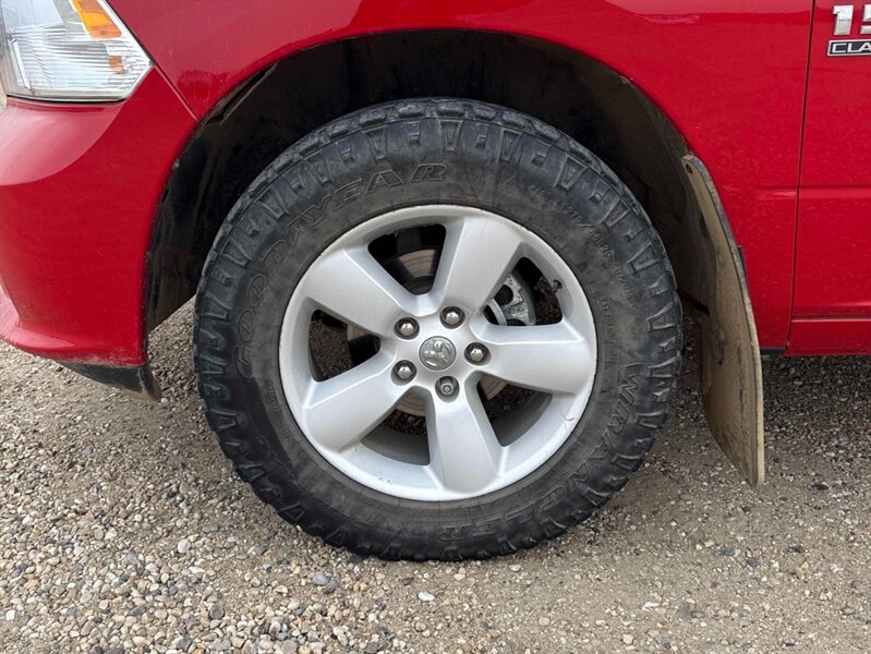 2023 RAM 1500 Classic Express 4x4 - Photo 13 - Acheson, AB T7X 5A3