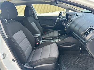 2015 Kia Forte5 EX   - Photo 12 - St Albert, AB T8N 3Z7