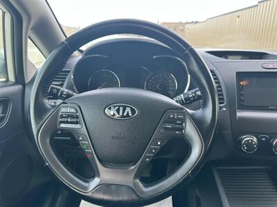 2015 Kia Forte5 EX   - Photo 9 - St Albert, AB T8N 3Z7