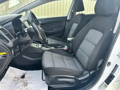 2015 Kia Forte5 EX   - Photo 11 - St Albert, AB T8N 3Z7