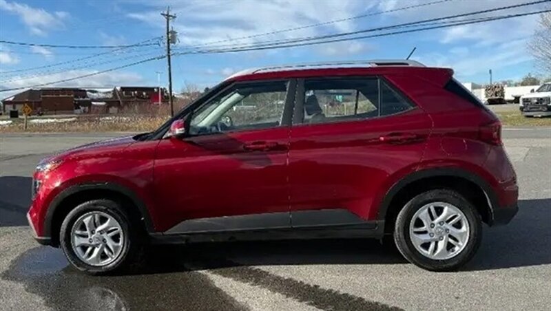 2024 Hyundai VENUE Preferred - Photo 3 - St Albert, AB T8N 3Z7