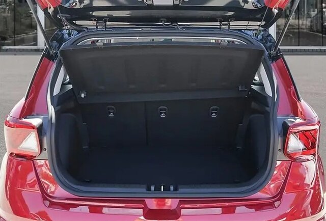 2024 Hyundai VENUE Preferred - Photo 9 - St Albert, AB T8N 3Z7