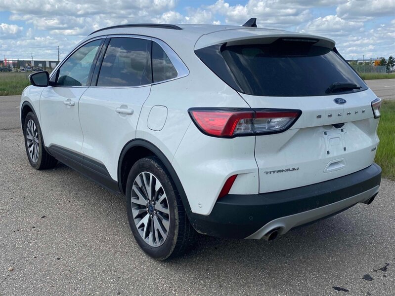 2020 Ford Escape Hybrid Titanium - Photo 5 - Edmonton, AB T5L 2J7