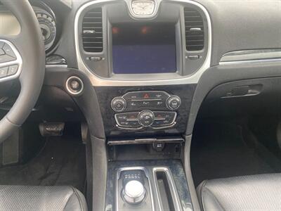 2023 Chrysler 300 Series Touring L   - Photo 12 - St Albert, AB T8N 3Z7