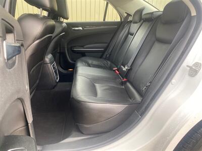 2023 Chrysler 300 Series Touring L   - Photo 17 - St Albert, AB T8N 3Z7