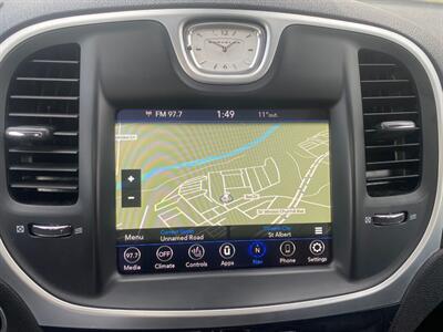 2023 Chrysler 300 Series Touring L   - Photo 15 - St Albert, AB T8N 3Z7