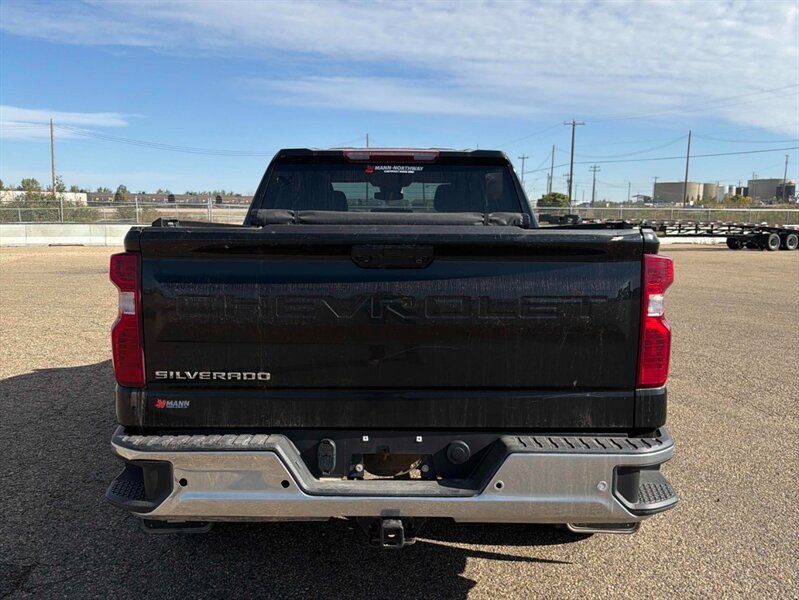 2023 Chevrolet Silverado 1500 Work Truck 5.3L V8 - Photo 4 - Edmonton, AB T5L 2J7