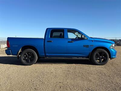2022 RAM 1500 Classic Night Edition Express 4X4 - Photo 5 - St Albert, AB T8N 3Z7