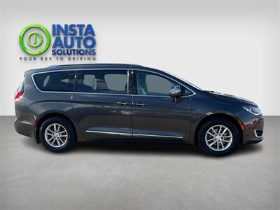 2017 Chrysler Pacifica Limited   - Photo 6 - St Albert, AB T8N 3Z7