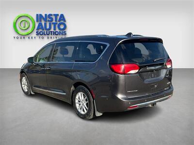 2017 Chrysler Pacifica Limited   - Photo 3 - St Albert, AB T8N 3Z7