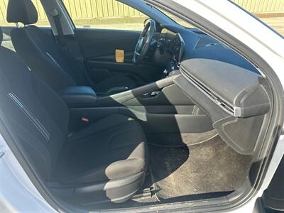 2024 Hyundai ELANTRA Preferred Tech   - Photo 16 - St Albert, AB T8N 3Z7