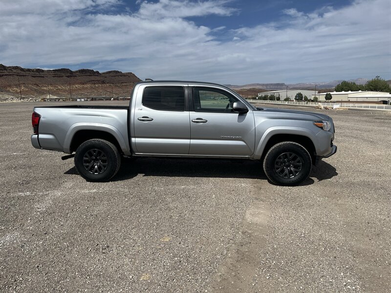 2022 Toyota Tacoma SR5 V6 - Photo 2 - Hurricane, UT 84737
