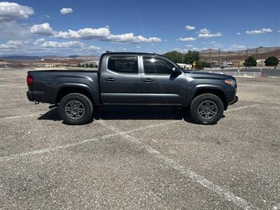 2021 Toyota Tacoma SR V6   - Photo 2 - Hurricane, UT 84737