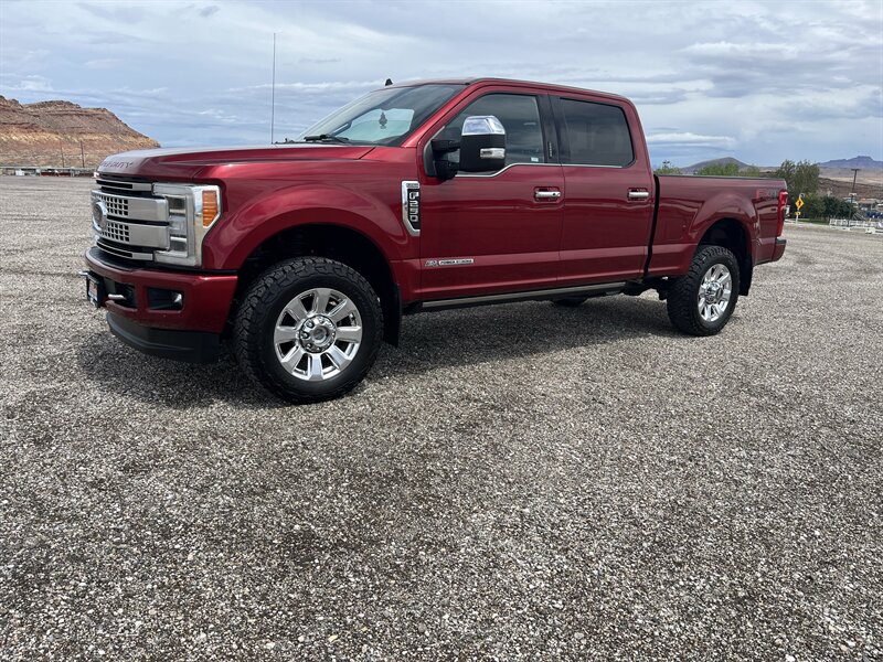 2019 Ford F-250 Super Duty Platinum   - Photo 1 - Hurricane, UT 84737