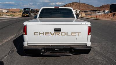 2001 Chevrolet S-10   - Photo 8 - Hurricane, UT 84737