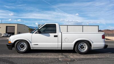 2001 Chevrolet S-10   - Photo 5 - Hurricane, UT 84737