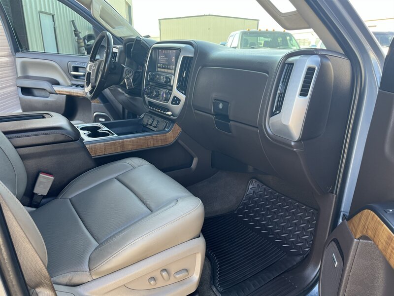 2016 GMC Sierra 2500HD SLT - Photo 12 - Hurricane, UT 84737