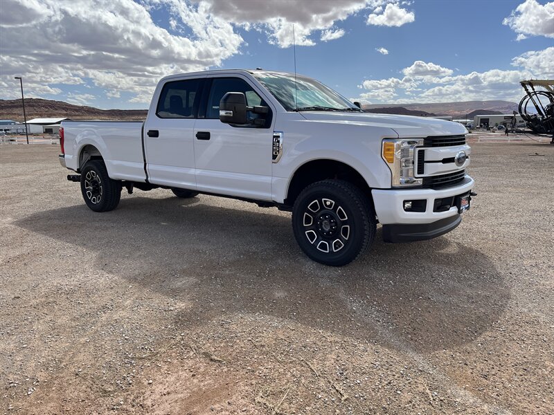 2017 Ford F-350 Super Duty XLT - Photo 1 - Hurricane, UT 84737