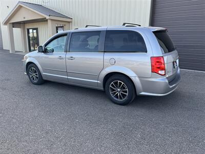 2017 Dodge Grand Caravan SXT   - Photo 3 - Hurricane, UT 84737