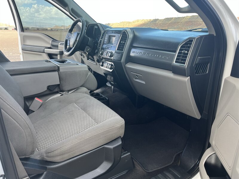 2017 Ford F-250 Super Duty XLT - Photo 11 - Hurricane, UT 84737