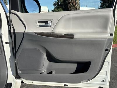 2016 Toyota Sienna XLE 7-Passenger Auto   - Photo 41 - Sacramento, CA 95826