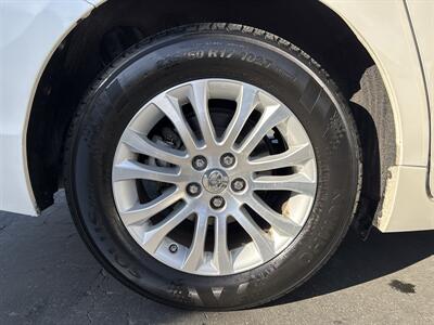 2016 Toyota Sienna XLE 7-Passenger Auto   - Photo 17 - Sacramento, CA 95826