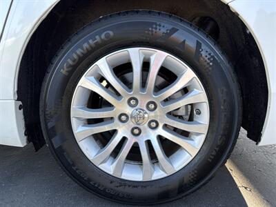 2016 Toyota Sienna XLE 7-Passenger Auto   - Photo 19 - Sacramento, CA 95826